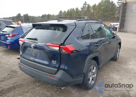 2022 Toyota Rav4 Xle z USA, uszkodzony, nr VIN 2T3P1RFV0NW249534